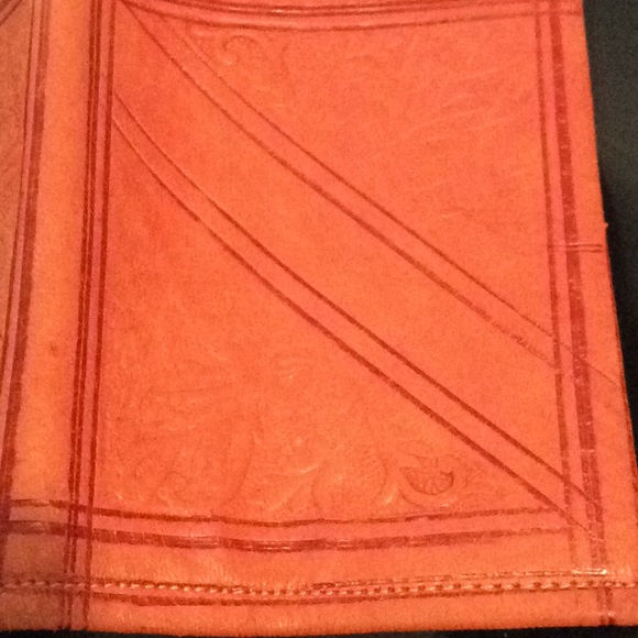 Handmade leather tooled wallet - Picture 3 of 5